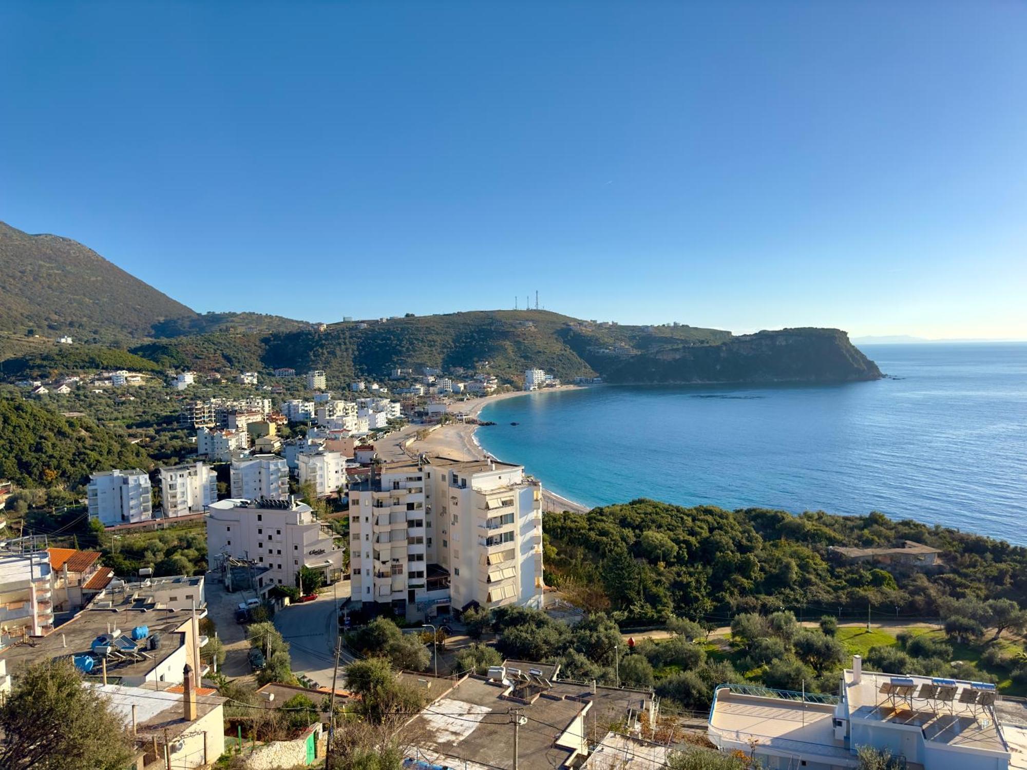 Roumers Himara Esterno foto